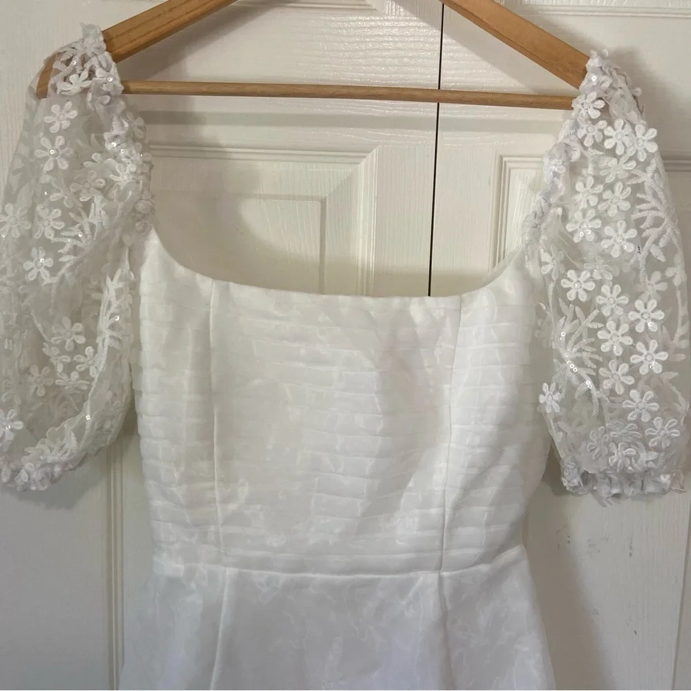 Lulu’s NWT Charming Potential White Backless Puff Sleeve Floral Bow Mini Dress S - Picture 4 of 10